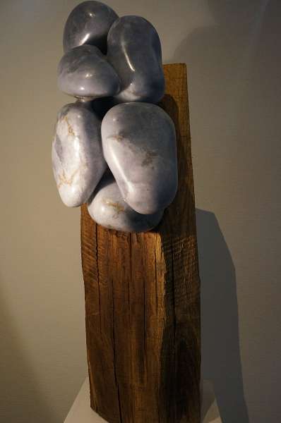 Moglas Galerie Het natuurlijk hout en de eigenzinnige stenen van Ellen Bruining (2)