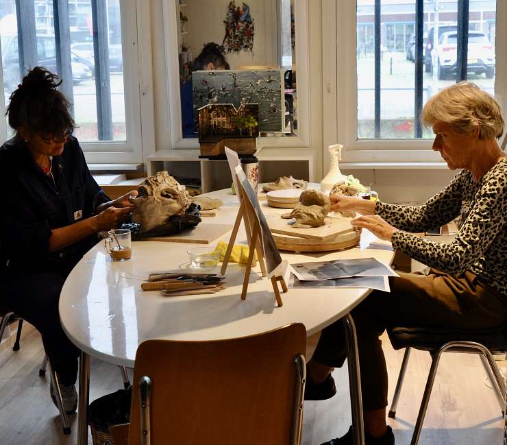Course: Explore the world of clay with Helga van Stralen You can register all year round