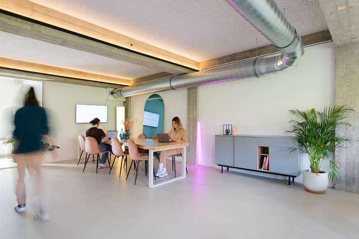 Job Taks ( Rotterdam ) Creatief kantoor / bedrijfsruimte (2)